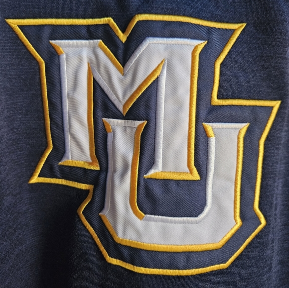 Marquette Golden Eagles Pullover in Women's Large - Picture 10 of 15